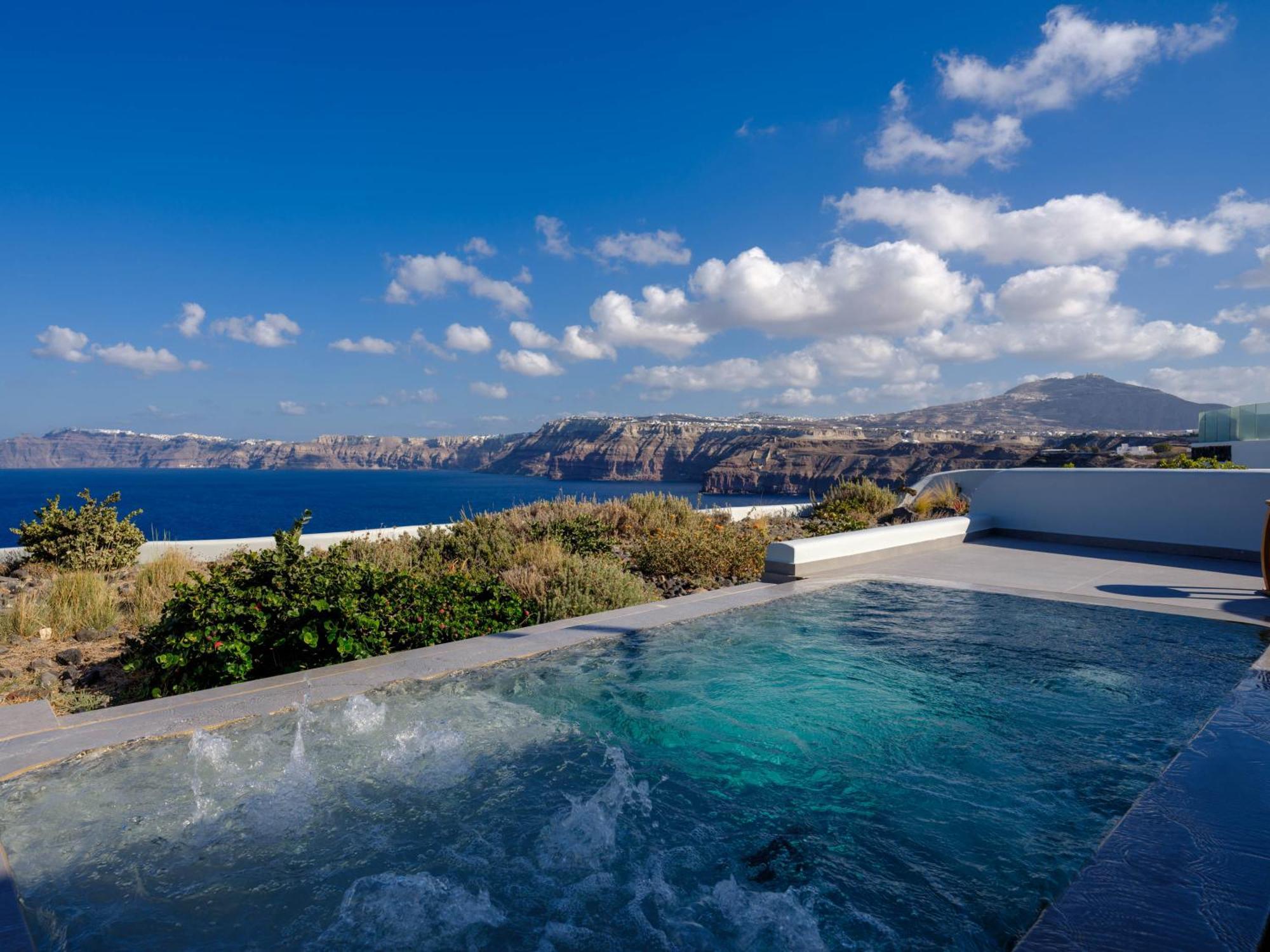 Neptune Luxury Suites Akrotírion Dış mekan fotoğraf
